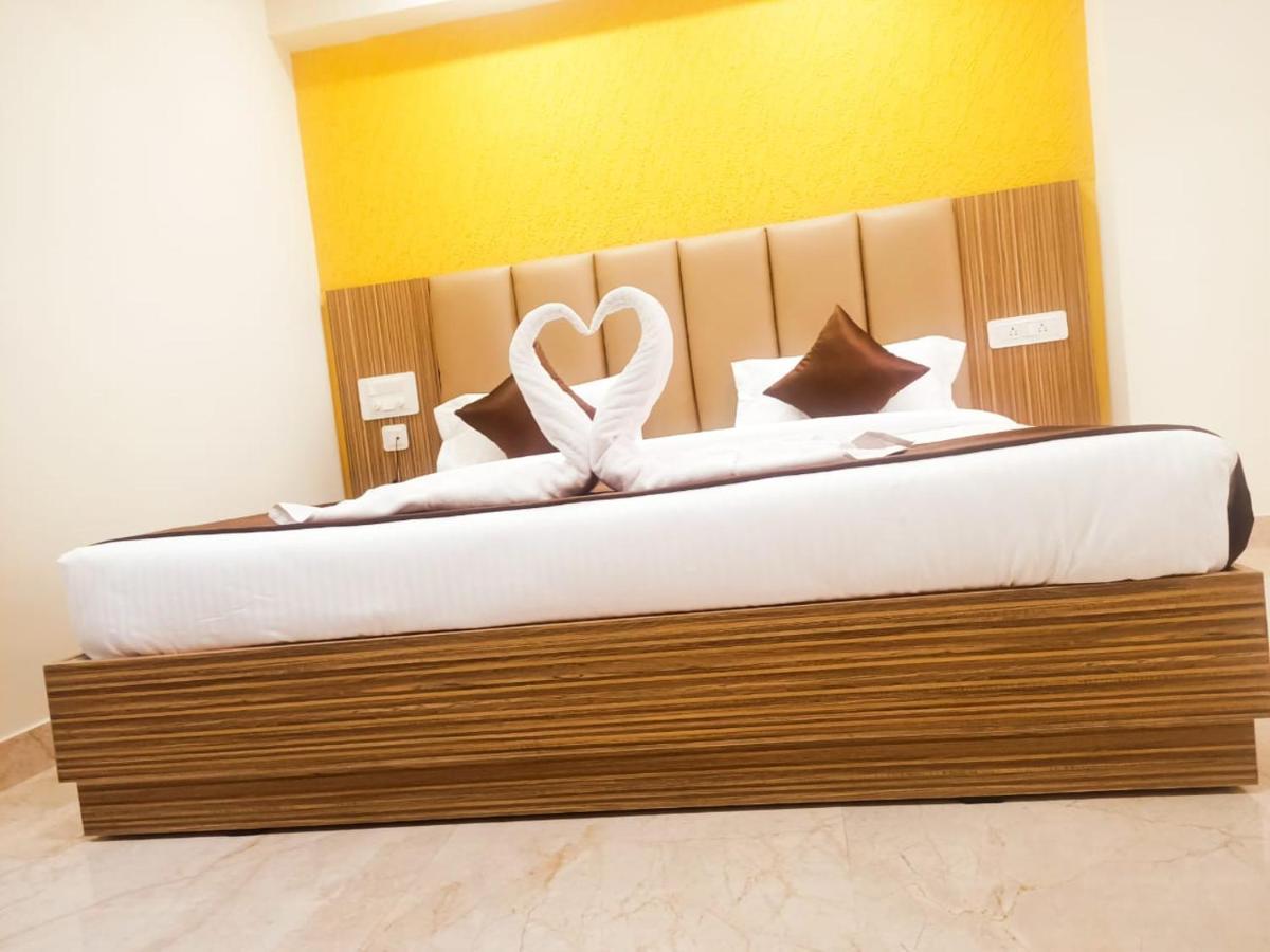 Hotel Maitri מייזור מראה חיצוני תמונה